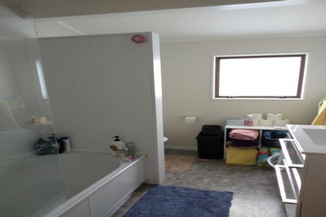 Photo of property in 6/29 Main Road, Tawa, Wellington, 5028