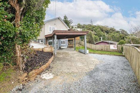Photo of property in 119 Ruskin Road, Newlands, Wellington, 6037