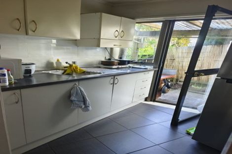 Photo of property in 3 Sunset Road, Totara Vale, Auckland, 0632