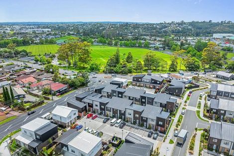 Photo of property in 3/476 West Coast Road, Glen Eden, Auckland, 0602