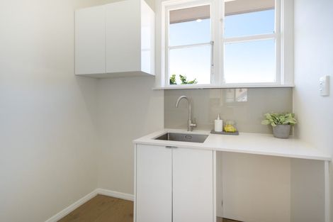 Photo of property in 32 Bracken Road, Paparangi, Wellington, 6037