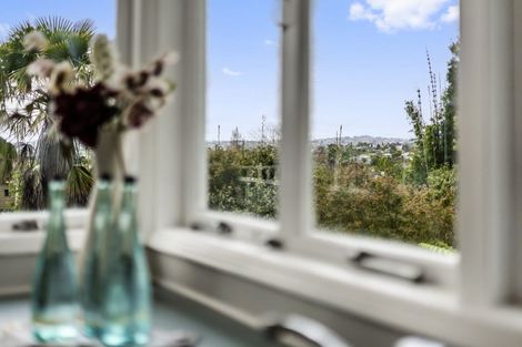 Photo of property in 180a Old Titirangi Road, New Lynn, Auckland, 0600