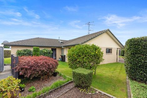 Photo of property in 2 Burnt Oak Drive, Pyes Pa, Tauranga, 3112