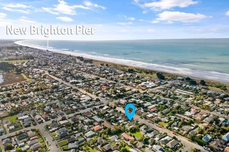 Photo of property in 104 Estuary Road, South New Brighton, Christchurch, 8062