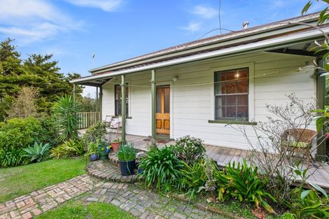 Photo of property in 41 Te Henga Road, Waitakere, Henderson, 0781