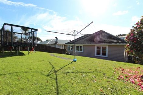 Photo of property in 95 Kenmore Street, Newlands, Wellington, 6037
