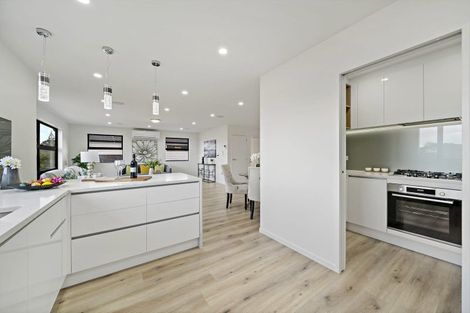 Photo of property in 11 Tawapou Close, Massey, 0614