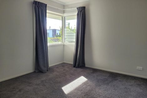 Photo of property in 2 James Kidd Place, Greytown, 5712