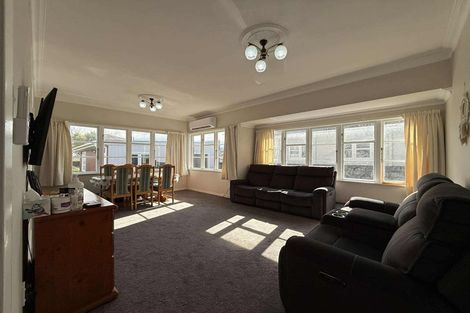 Photo of property in 353 Waiwhetu Road, Fairfield, Lower Hutt, 5011