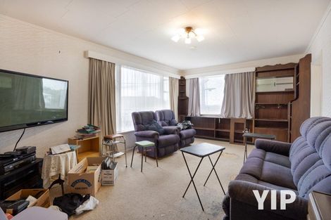 Photo of property in 1 Turville Crescent, Newlands, Wellington, 6037