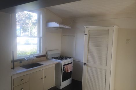 Photo of property in 37 Ludlam Crescent, Woburn, Lower Hutt, 5010