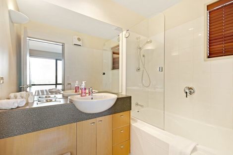 Photo of property in 7 Earnslaw Terrace, Queenstown, 9300