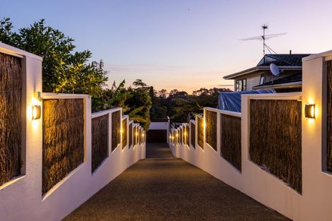 Photo of property in 3 Holyoake Place, Chatswood, Auckland, 0626