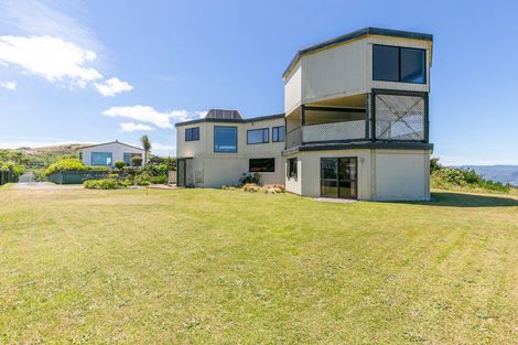 Photo of property in 20 Sunhaven Drive, Newlands, Wellington, 6037