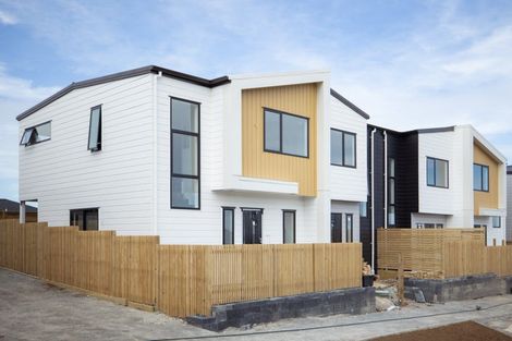Photo of property in 10 Balthazar Road, Kumeu, 0810