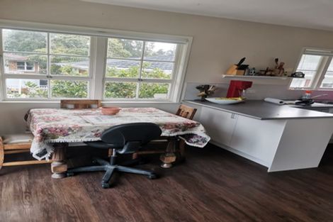 Photo of property in 14 Ellice Road, Totara Vale, Auckland, 0629