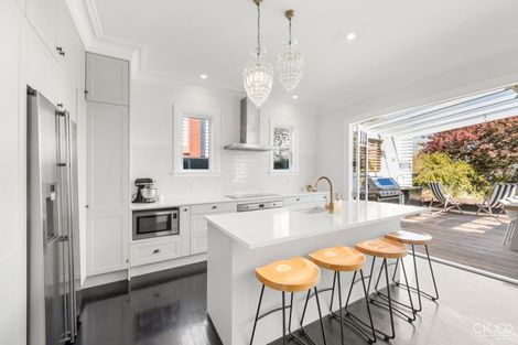 Photo of property in 16 Hinau Street, Woburn, Lower Hutt, 5010