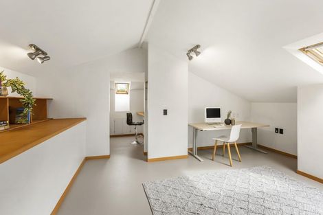 Photo of property in 1 Valley Street, Island Bay, Wellington, 6023