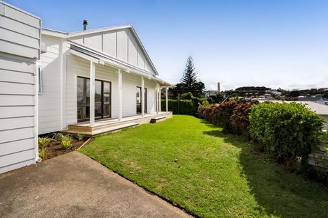 Photo of property in 15e Rospeath Crescent, Spotswood, New Plymouth, 4310