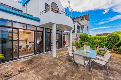Photo of property in 38 Luckens Road, West Harbour, Auckland, 0618