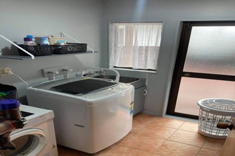 Photo of property in 20 Hadley Wood Drive, Wattle Downs, Auckland, 2103