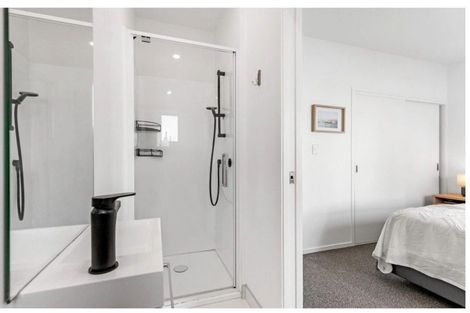 Photo of property in 1d Shamrock Lane, Te Atatu Peninsula, Auckland, 0610