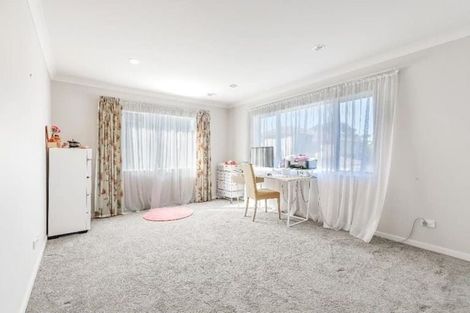Photo of property in 54 Harrowglen Drive, Northcross, Auckland, 0630