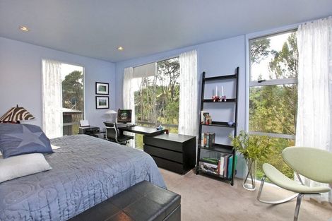 Photo of property in 25 Landing Road, Titirangi, Auckland, 0604