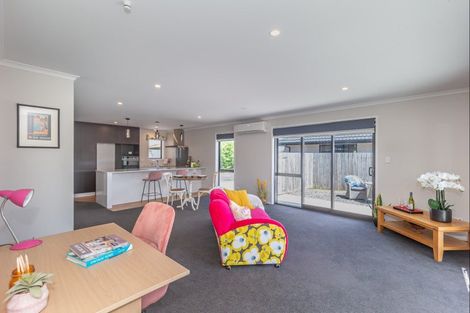 Photo of property in 30 Queenwood Road, Levin, 5510