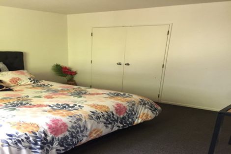 Photo of property in 135d Triangle Road, Massey, Auckland, 0614