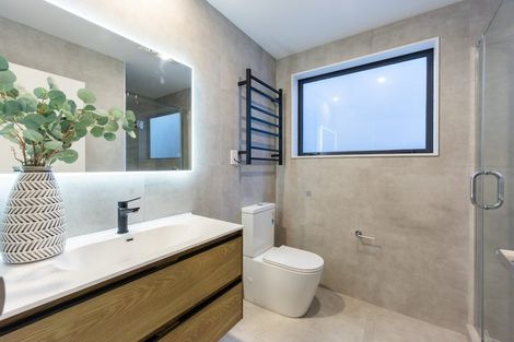 Photo of property in 4/258 Lake Road, Hauraki, Auckland, 0622