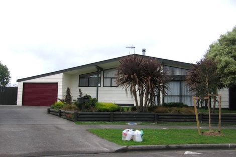 Photo of property in 16 Hilton Grove, Kelvin Grove, Palmerston North, 4414
