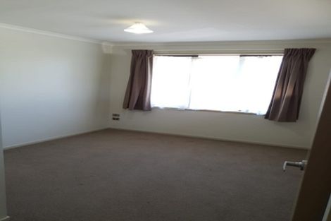 Photo of property in 102u1 Old Farm Road, Hamilton East, Hamilton, 3216