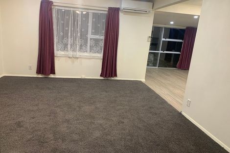 Photo of property in 1 Wakefield Terrace, Tawa, Wellington, 5028