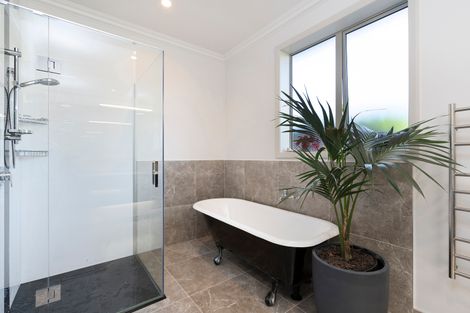 Photo of property in 32 Fuller Terrace, Kerikeri, 0230