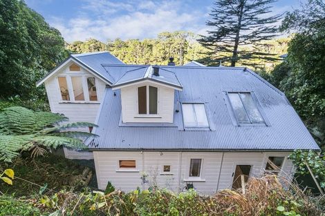 Photo of property in 61 Garden Road, Northland, Wellington, 6012