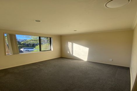 Photo of property in 6 Marbella Crescent, Oteha, Auckland, 0632