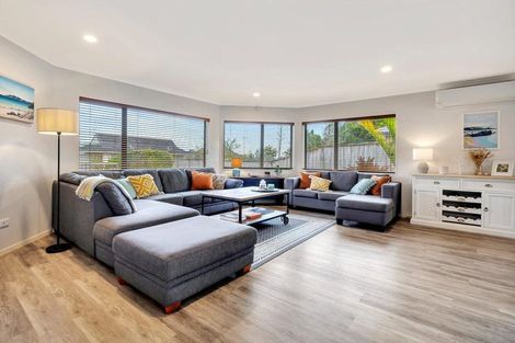 Photo of property in 3 Ron Wyatt Lane, Waiuku, 2123