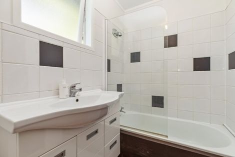 Photo of property in 615 Swanson Road, Swanson, Auckland, 0612