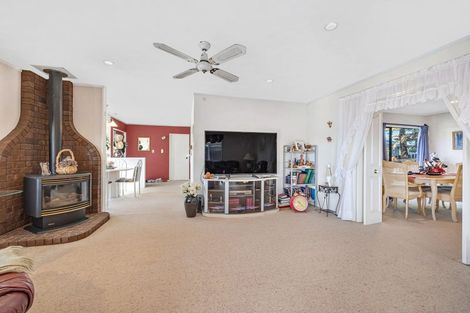 Photo of property in 7 Metric Place, Te Atatu South, Auckland, 0610