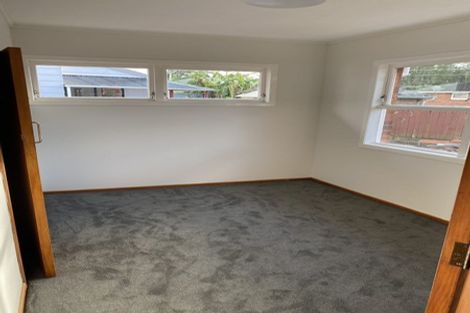 Photo of property in 20 Ocean View Road, Northcote, Auckland, 0627