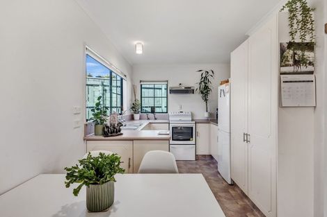 Photo of property in 3/70 Whiteley Street, Moturoa, New Plymouth, 4310