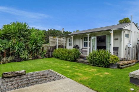 Photo of property in 16 Kawei Road, Ohawe, Hawera, 4671