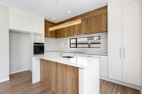 Photo of property in 18 Oyster Drive, Whenuapai, 0618
