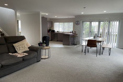 Photo of property in 3 Trelawn Place, Cockle Bay, Auckland, 2014