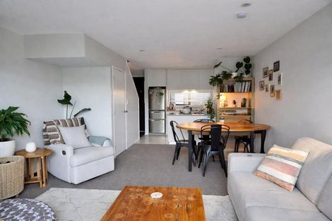 Photo of property in 9/3 Fairdale Place, Birkdale, Auckland, 0626