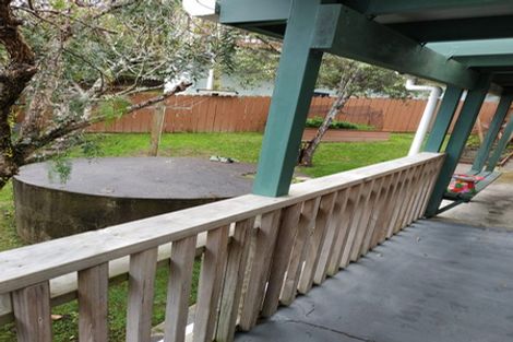 Photo of property in 8b Holiday Road, Stanmore Bay, Whangaparaoa, 0932