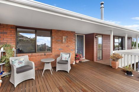Photo of property in 2 Amokura Street, Waikanae, 5036