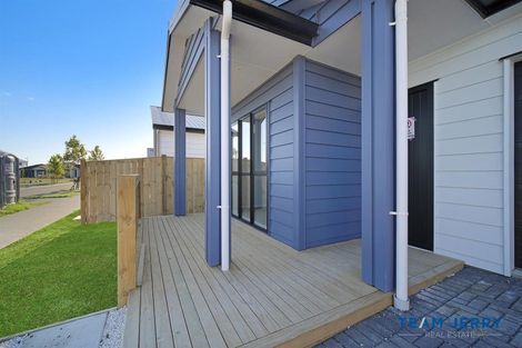 Photo of property in 43 Tributary Parade, Karaka, 2113