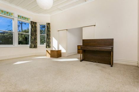 Photo of property in 120 Eskdale Road, Birkdale, Auckland, 0626